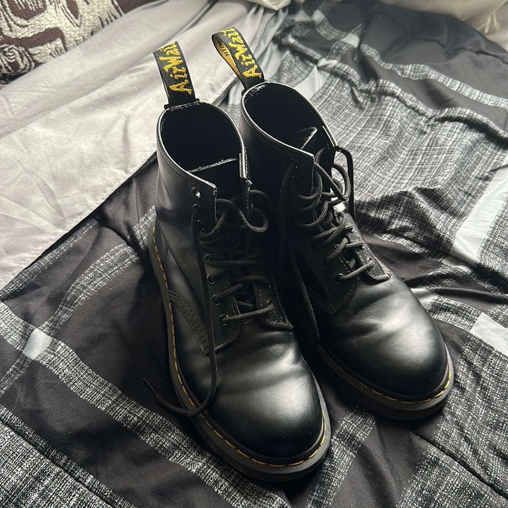 Barely Worn Doc Martens w/ Care Kit!!!